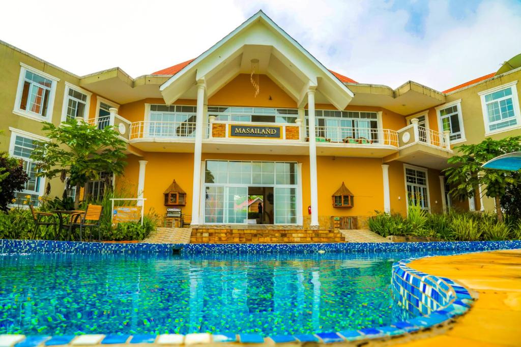 Masailand Safari and Lodge4